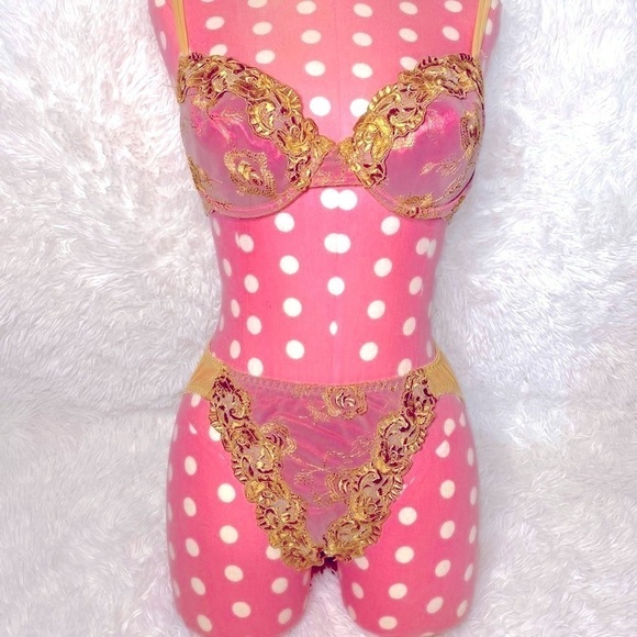 Rare Victoria’s Secret vintage pink & gold lace & mesh floral bra & panty set - Picture 2 of 11